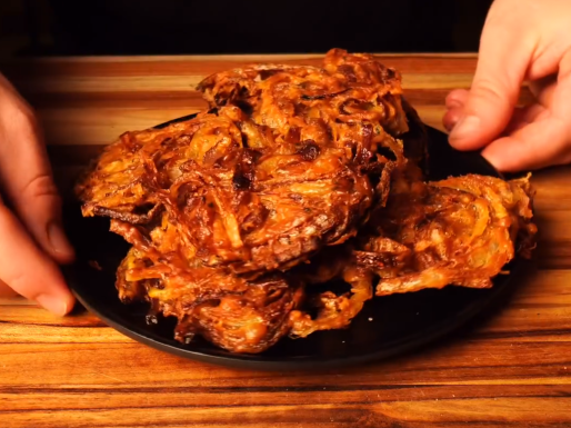 ONION BHAJI (CRISPY ONION FRITTERS)