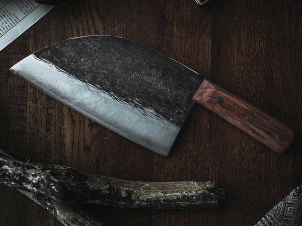Full Tang vs. Partial Tang Knives: What’s the Big Deal?