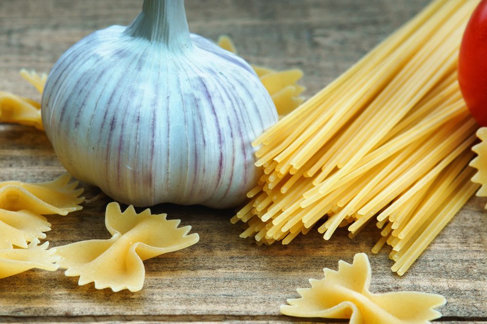 How to Make Delicious Garlic Noodles from Scratch